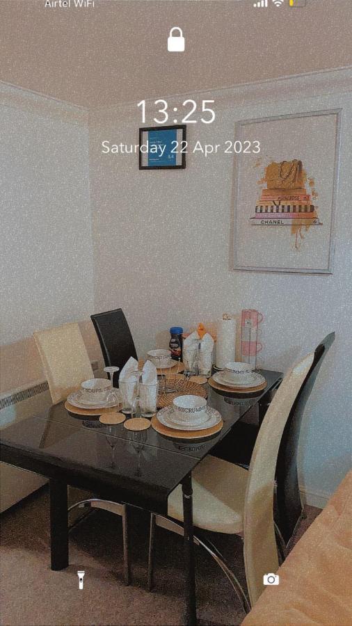 Lovely 2 Bed Flat/Apt In East London- Nice Estate. Дагенем Экстерьер фото