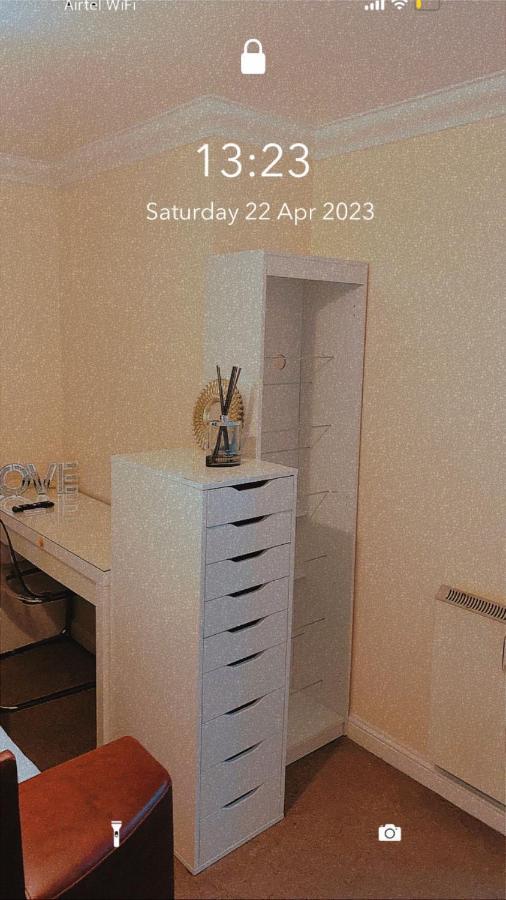 Lovely 2 Bed Flat/Apt In East London- Nice Estate. Дагенем Экстерьер фото